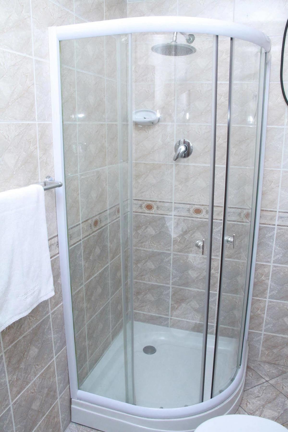 Solmile Family Guest House Addis Ababa Dış mekan fotoğraf